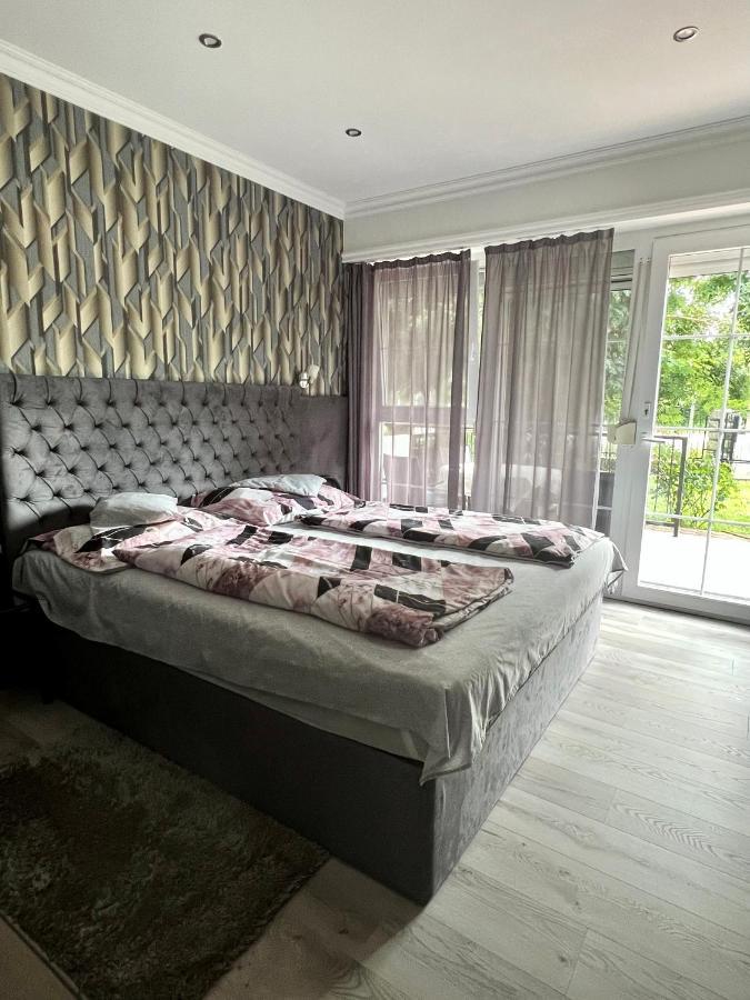 Barbara Vendeghaz Apartment Balatonfured Exterior photo