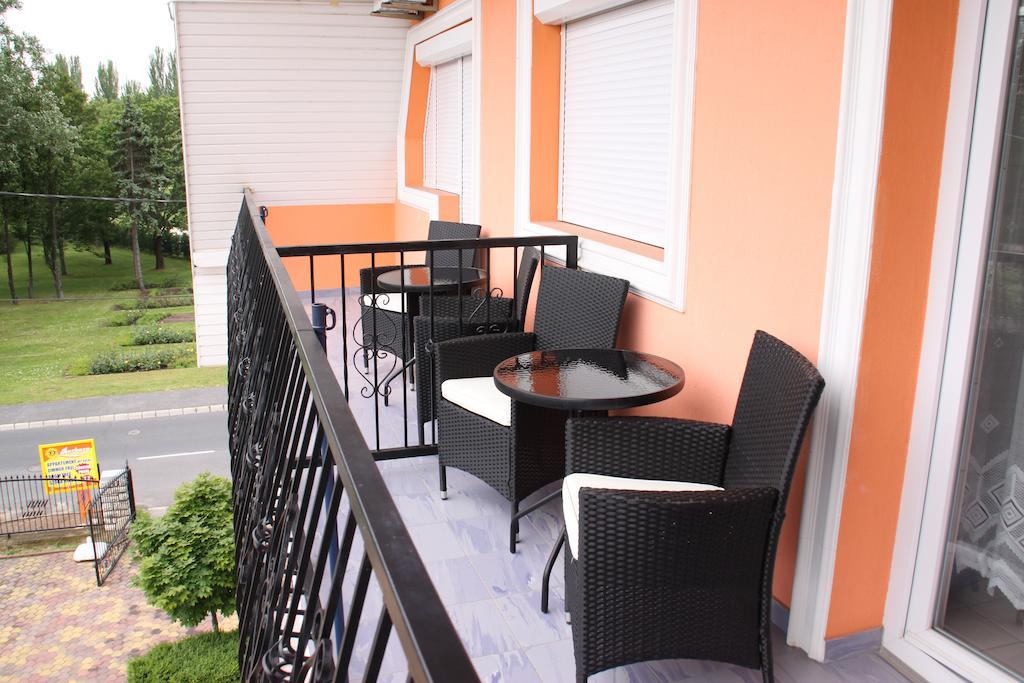 Barbara Vendeghaz Apartment Balatonfured Exterior photo