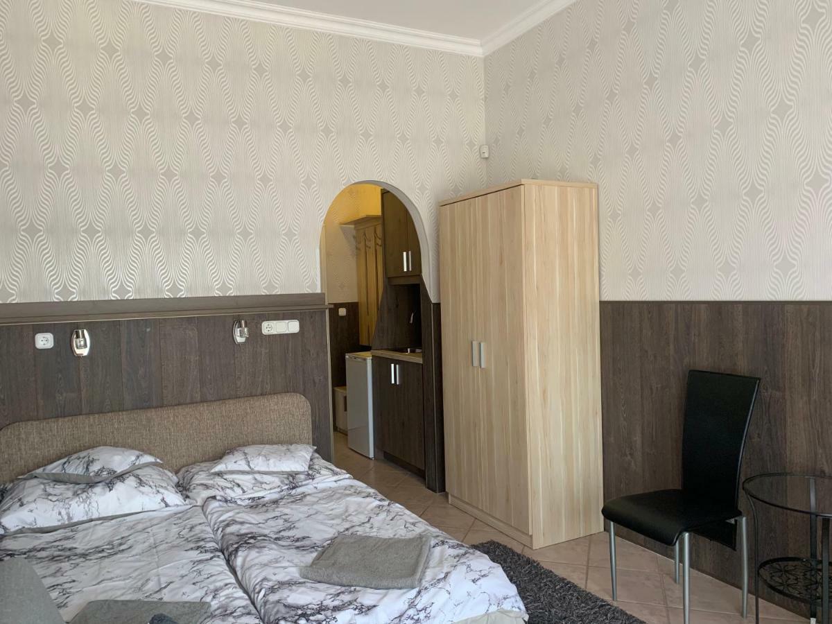 Barbara Vendeghaz Apartment Balatonfured Exterior photo