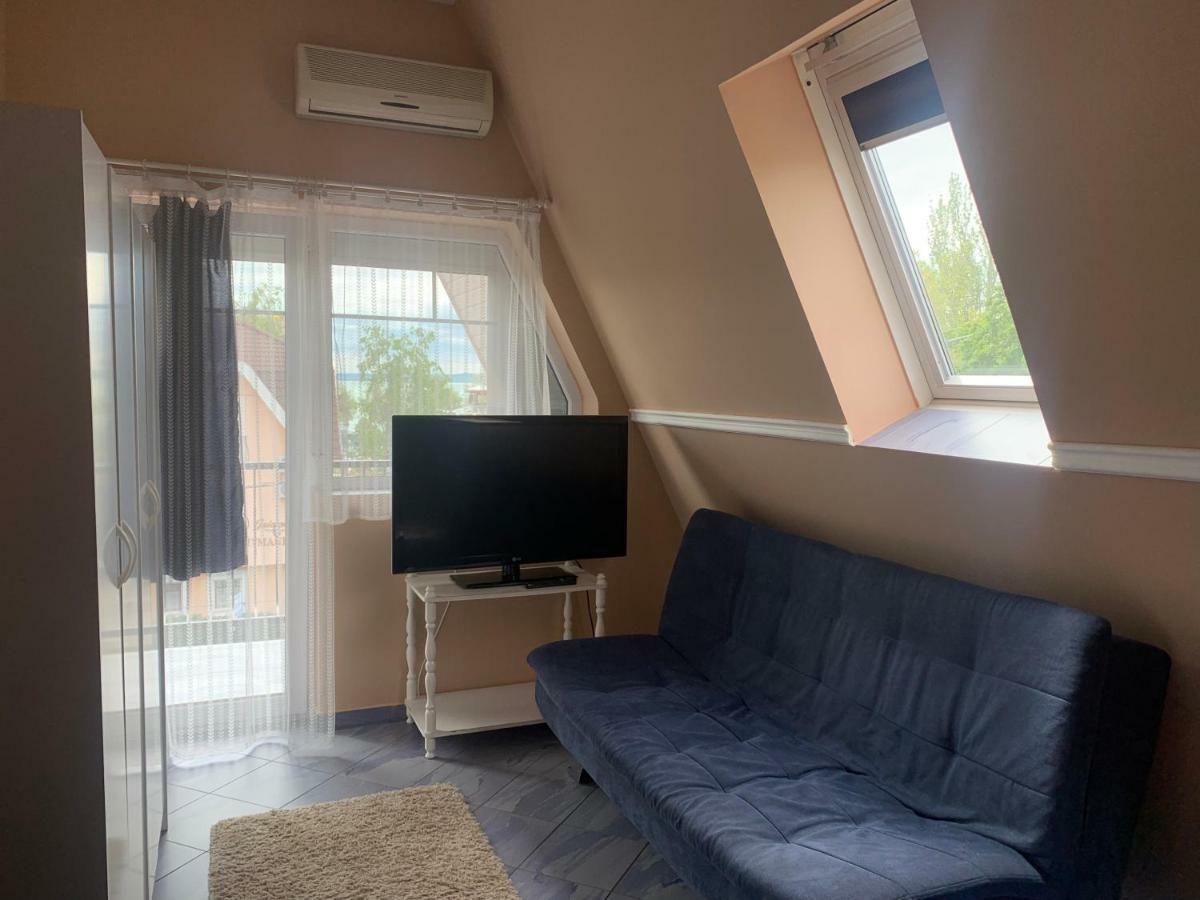 Barbara Vendeghaz Apartment Balatonfured Exterior photo